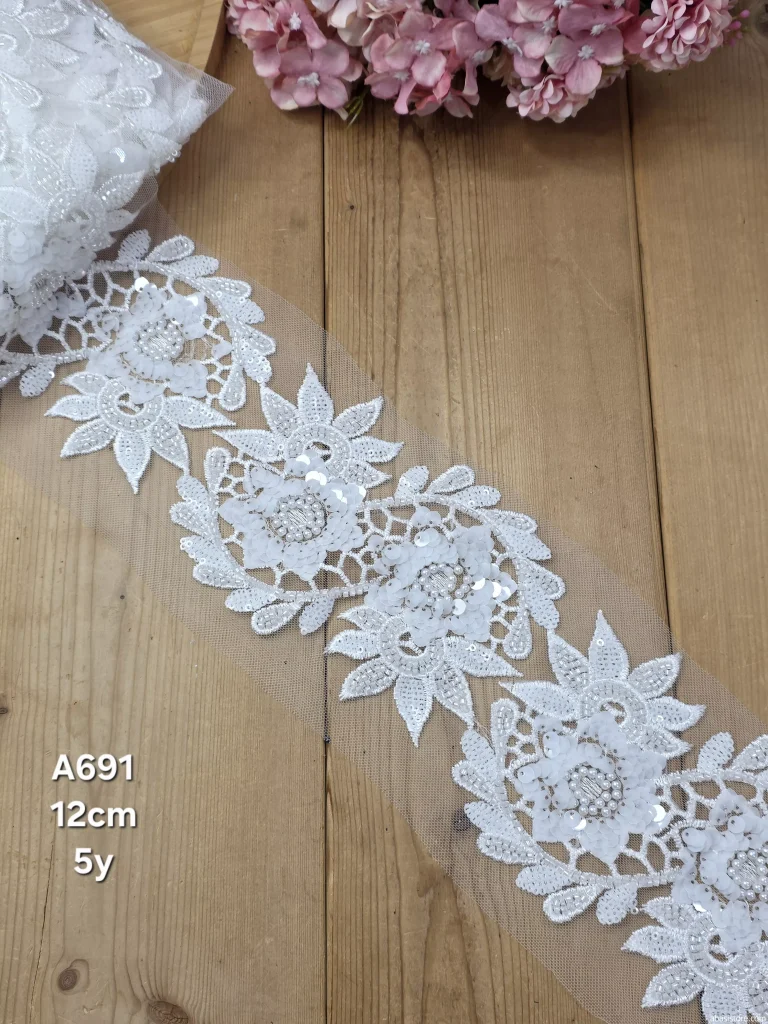 نوار ملیله دوزی کد A691 بسته 5 یاردی سایز 12 سانت