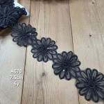 نوار ملیله دوزی کد A678 بسته 5 یاردی سایز 7.5 سانت