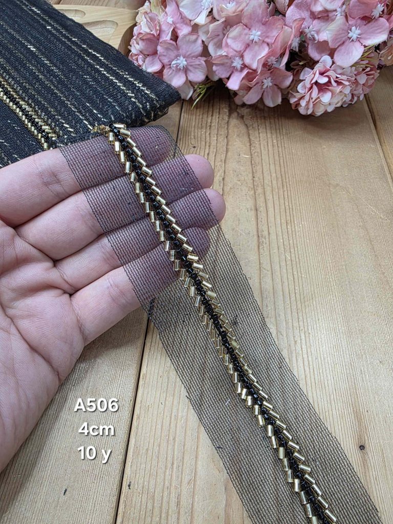 نوار ملیله دوزی کد A506 بسته 10 یاردی سایز 4 سانت