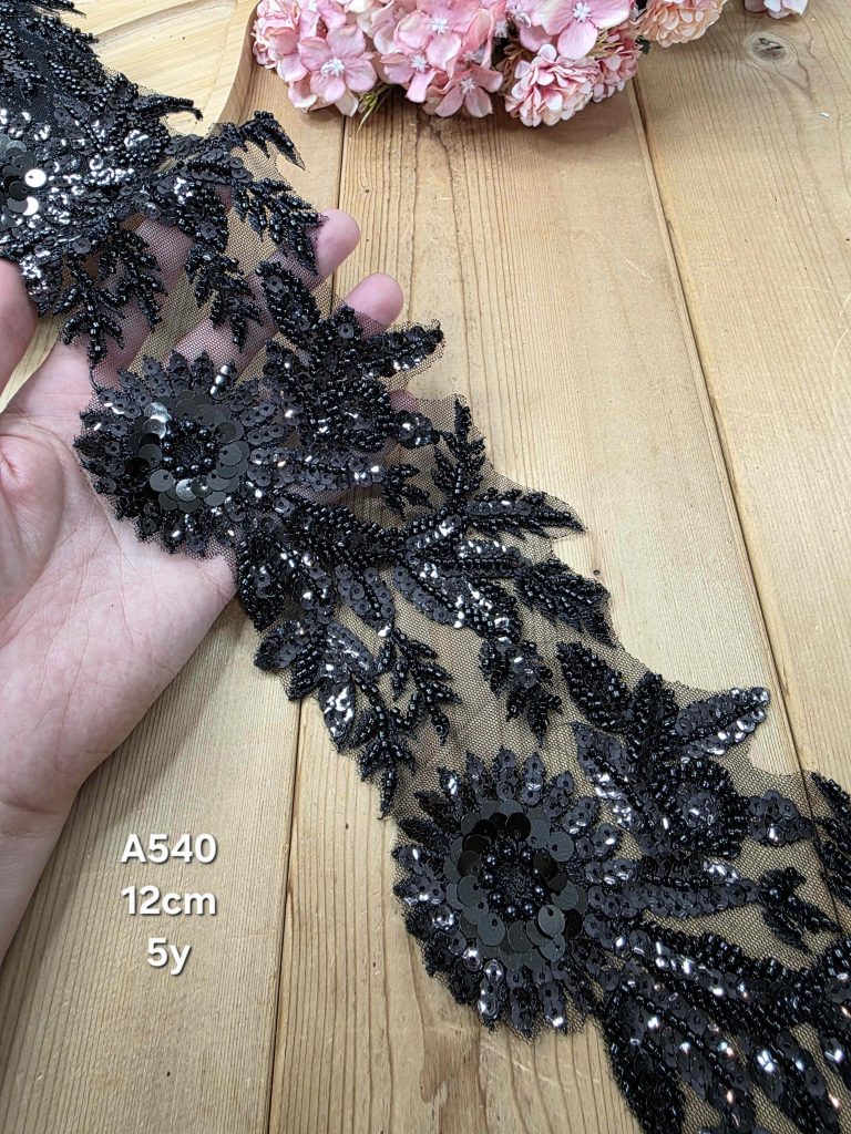 نوار ملیله دوزی کد A540 بسته 5 یاردی سایز 12سانت