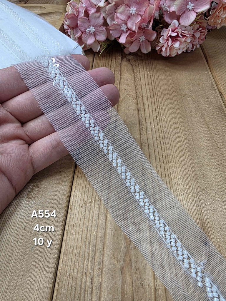 نوار ملیله دوزی کد A554 بسته 10 یاردی سایز 4سانت..