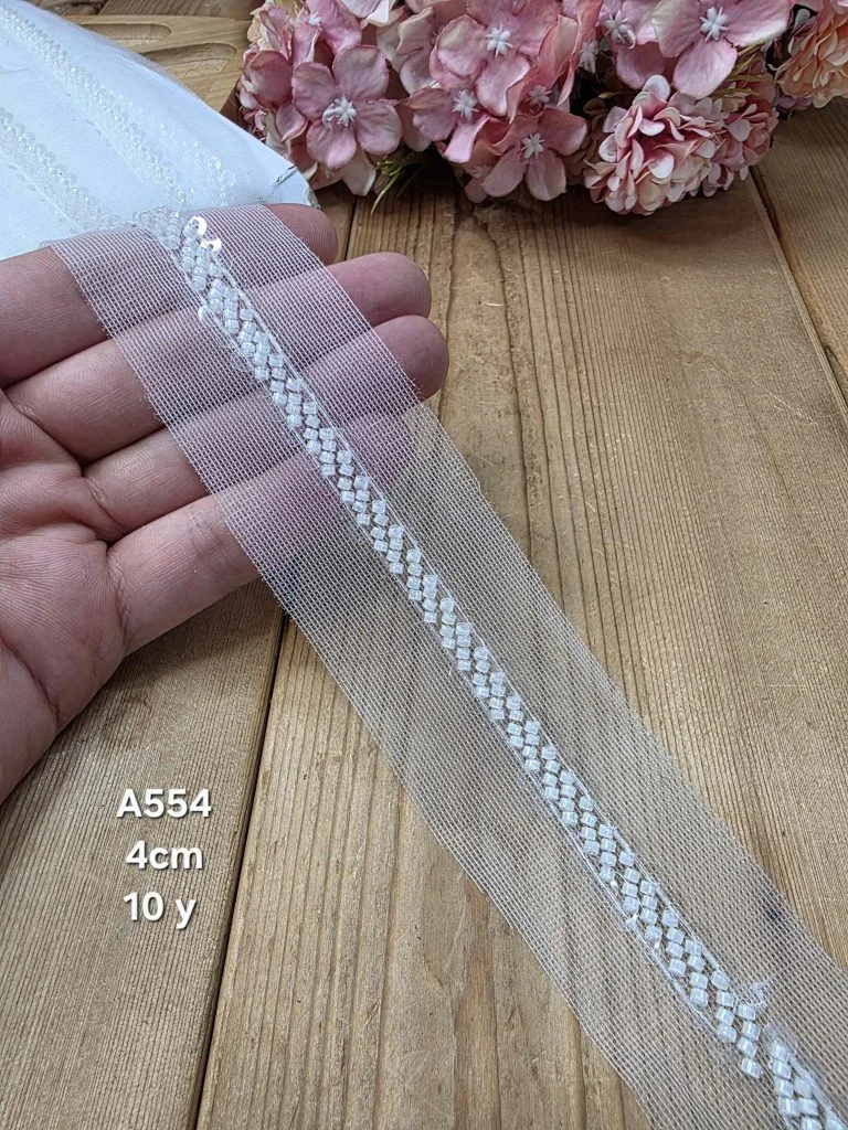 نوار ملیله دوزی کد A554 بسته 10 یاردی سایز 4سانت..