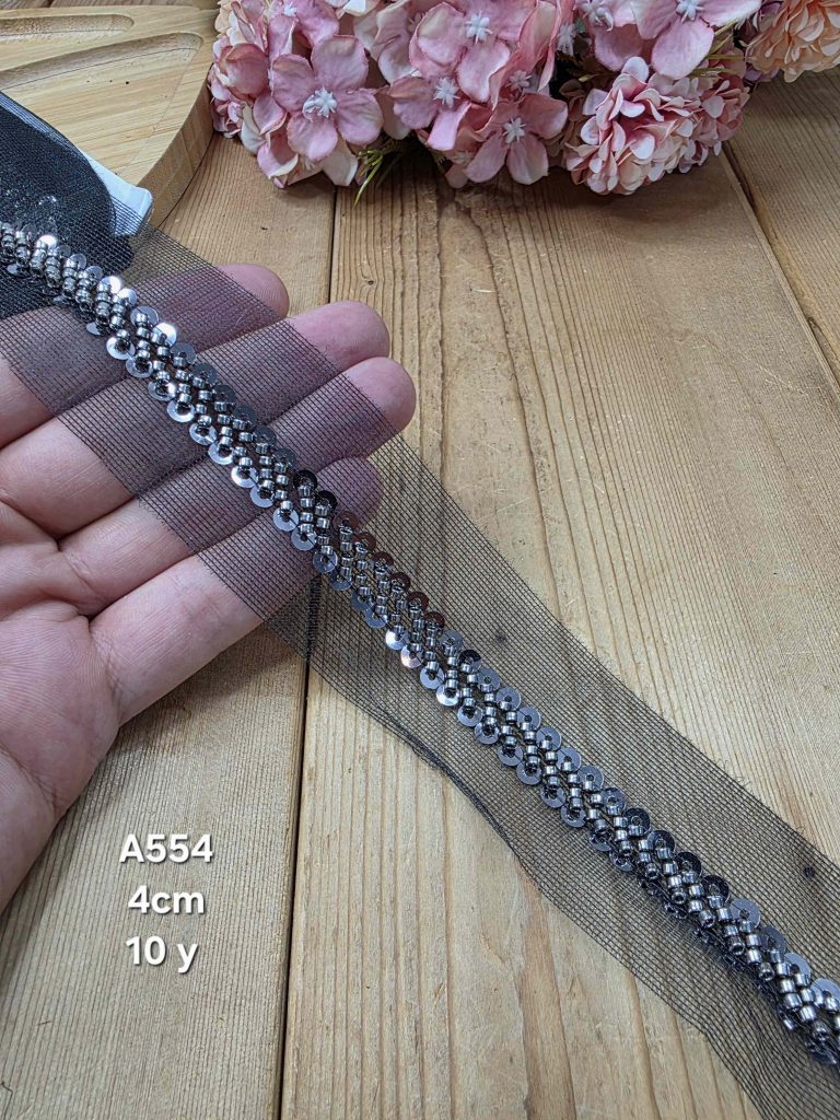 نوار ملیله دوزی کد A554 بسته 10 یاردی سایز 4سانت.