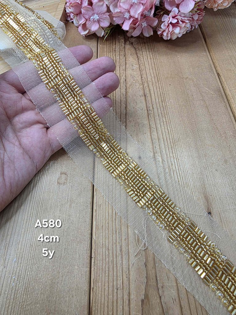 نوار ملیله دوزی کد A580 بسته 5 یاردی سایز 4 سانت