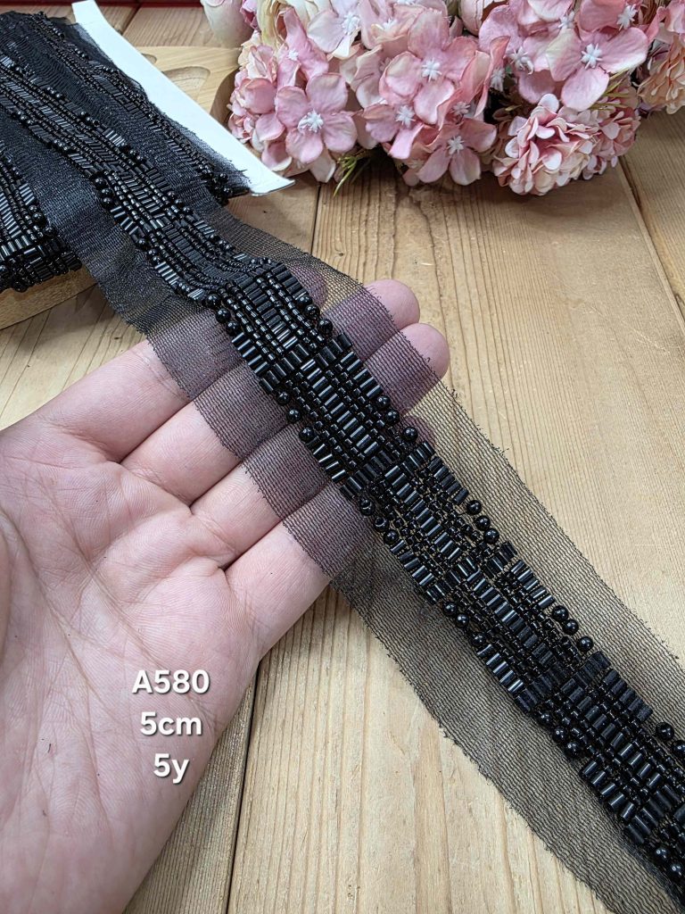 نوار ملیله دوزی کد A580 بسته 5 یاردی سایز 5 سانت