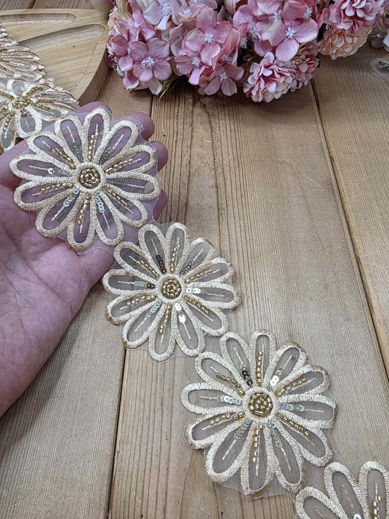 نوار ملیله دوزی کد A678 بسته 5 یاردی