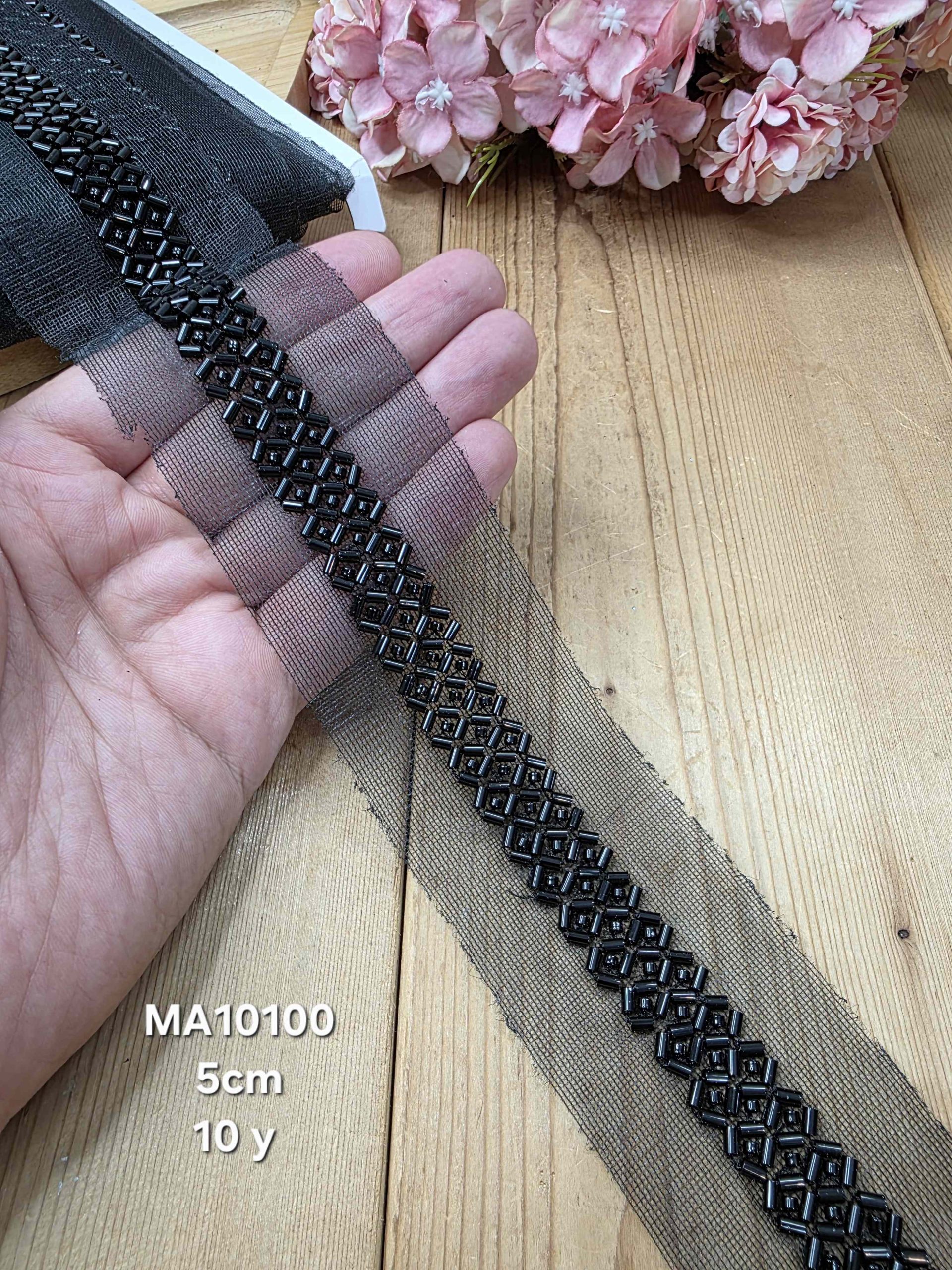 نوار ملیله دوزی کد MA10100 بسته 10 یاردی سایز 5 سانت نوار ملیله دوزی کد MA10100 بسته 10 یاردی سایز 5 سانت