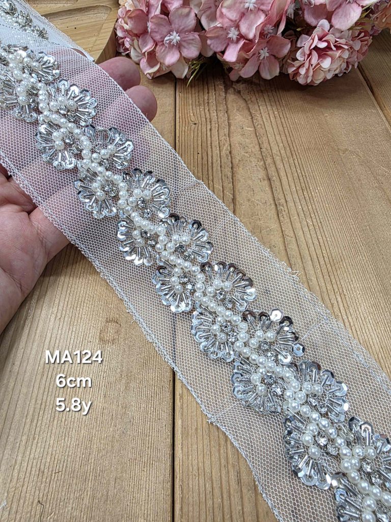 نوار ملیله دوزی کد MA124 بسته 5.8 یاردی سایز 6 سانت
