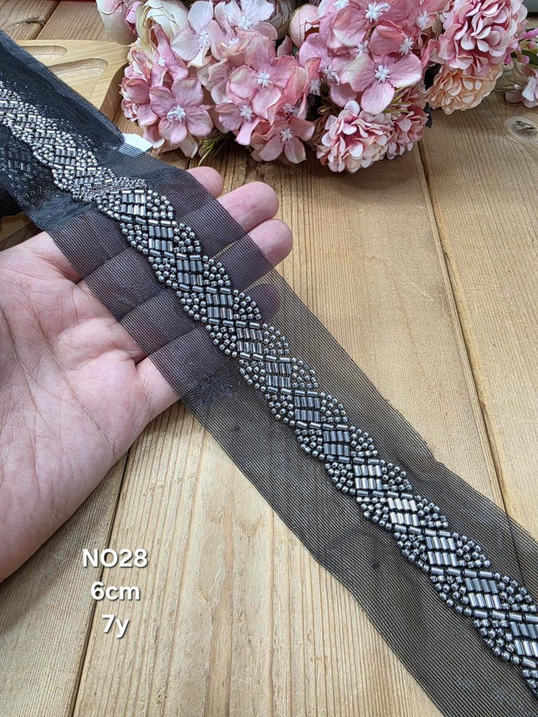 نوار ملیله دوزی کد NO28 بسته 7 یاردی سایز 6 سانت